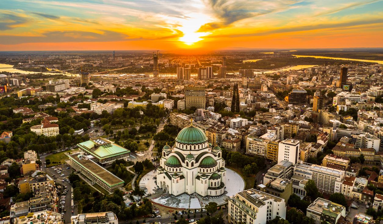 Το θέμα της δημοκρατίας στη Σερβία περνά στα χέρια των πολιτών της