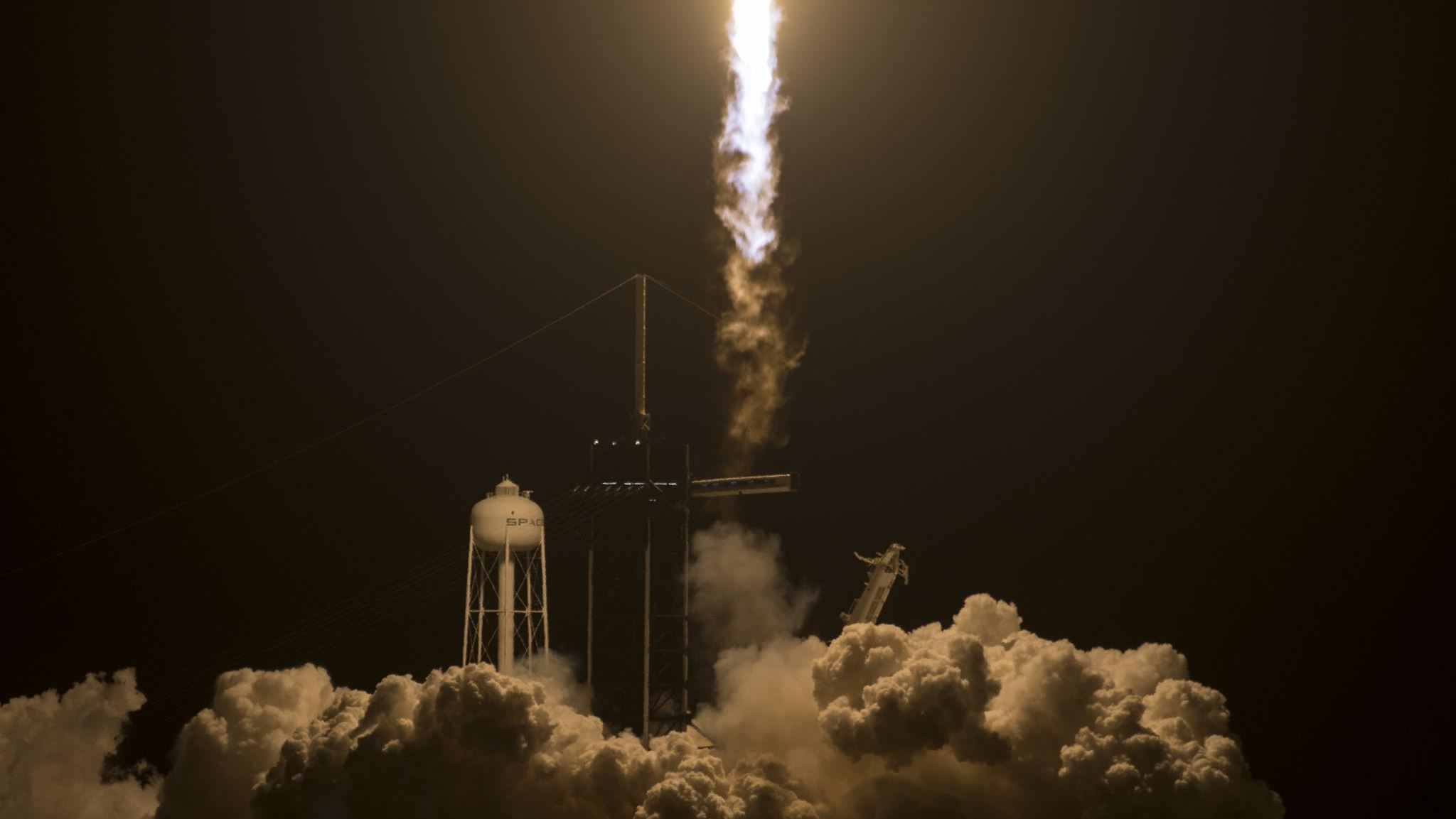 Γιατί η NASA δεν στέλνει ανθρώπους στη Σελήνη μέχρι το 2025