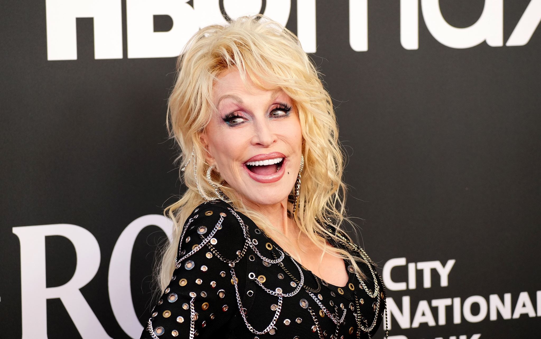 Dolly Parton, τι κάνεις στο TikTok;