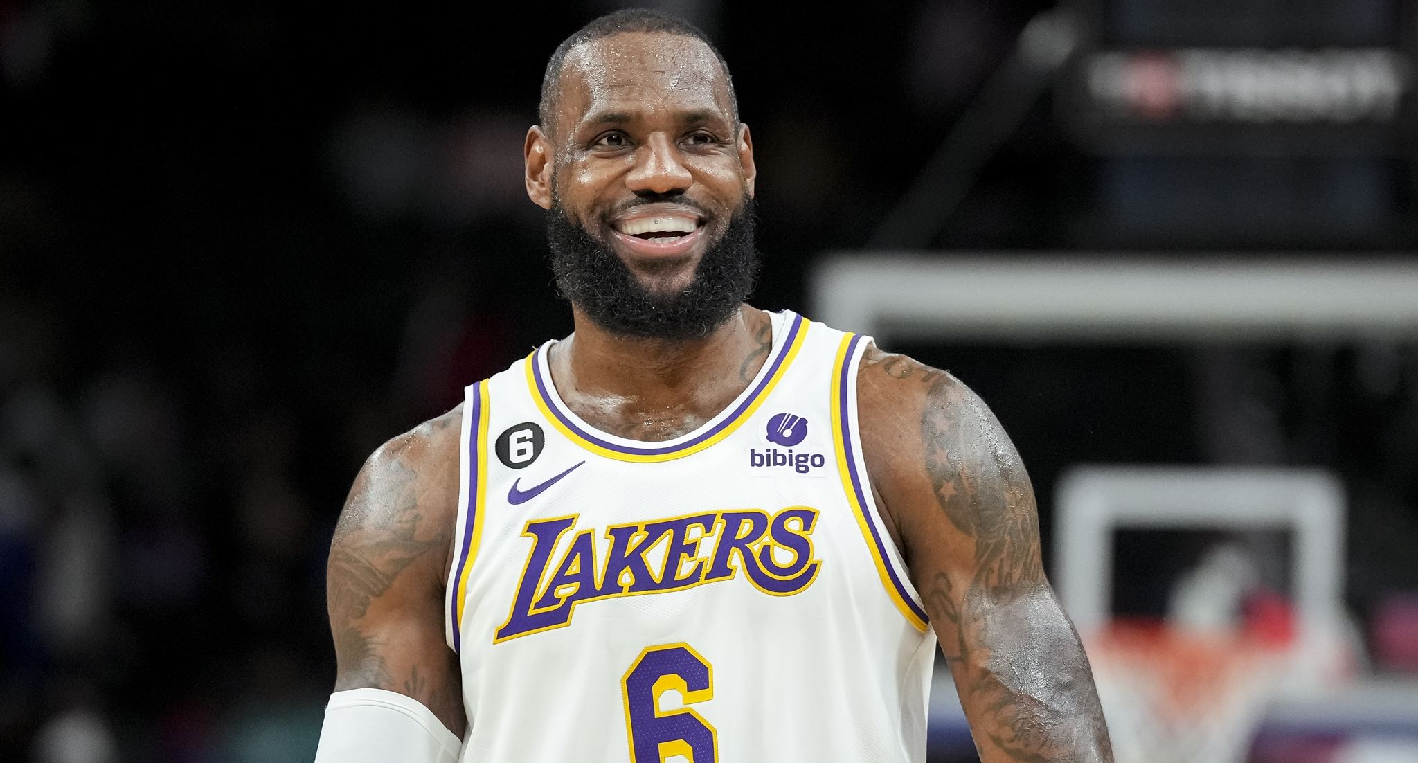 O LeBron James φόρεσε τα αθλητικά παπούτσια που θέλουν όλοι