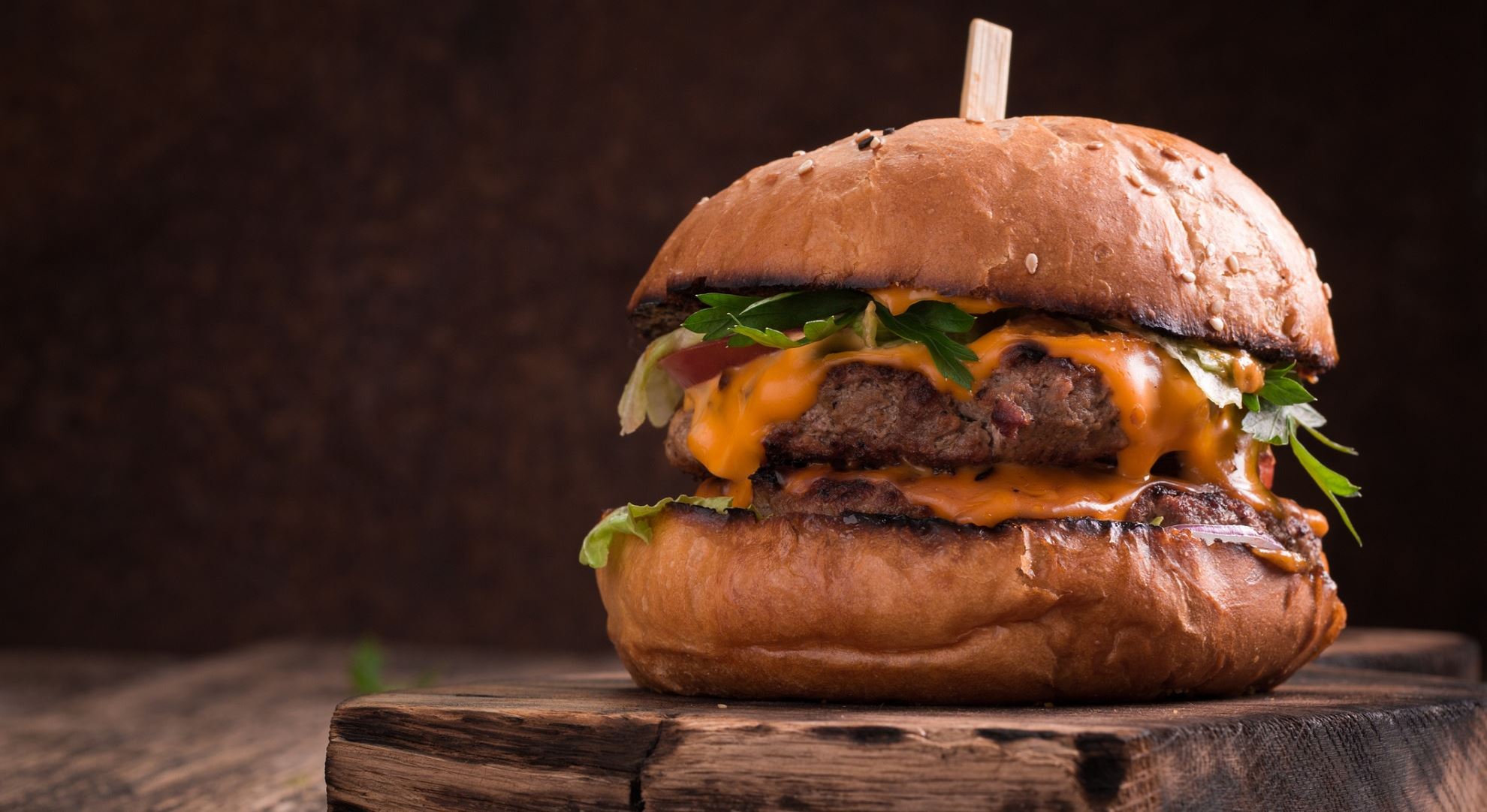 5 απίθανα αθηναϊκά burgers και πώς θα τα φας αμέσως