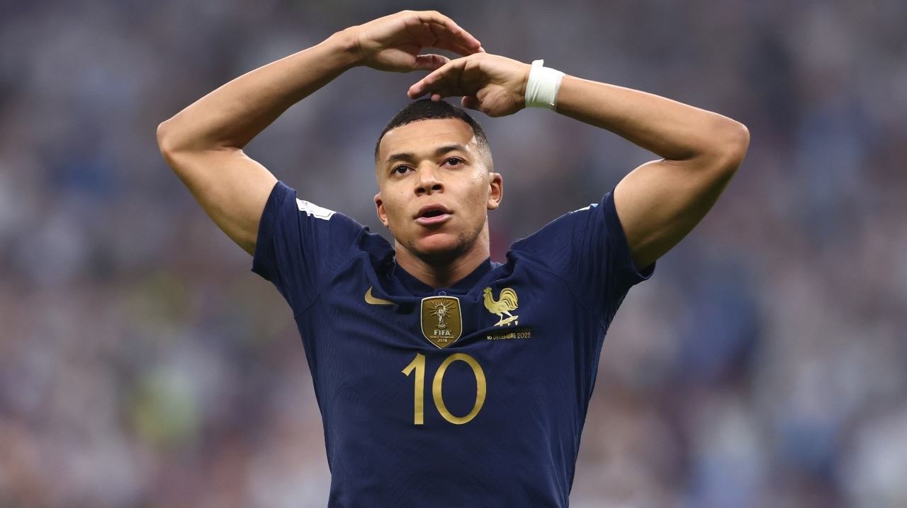Όλοι μιλούν για το ρολόι του Kylian Mbappé πριν από την ήττα της Παρί Σεν Ζερμέν