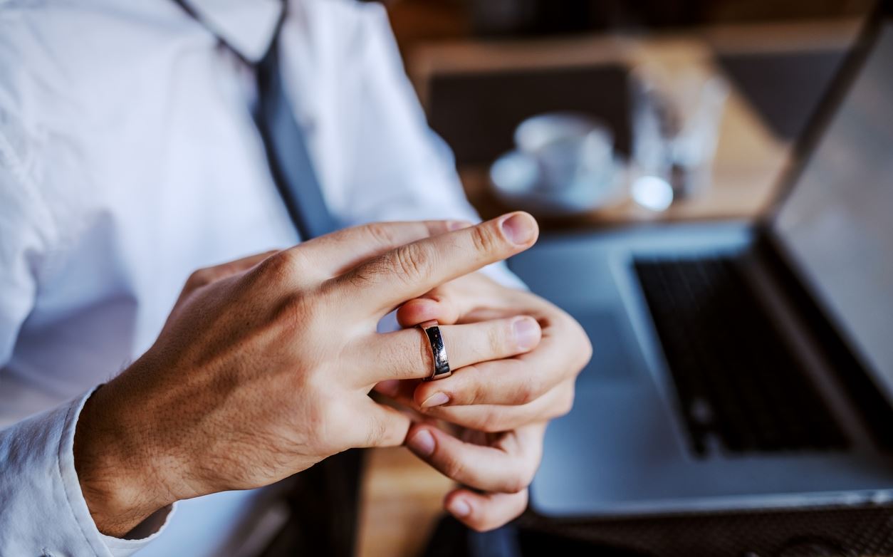 Γιατί οι 45αρηδες είναι πιο άπιστοι από ποτέ