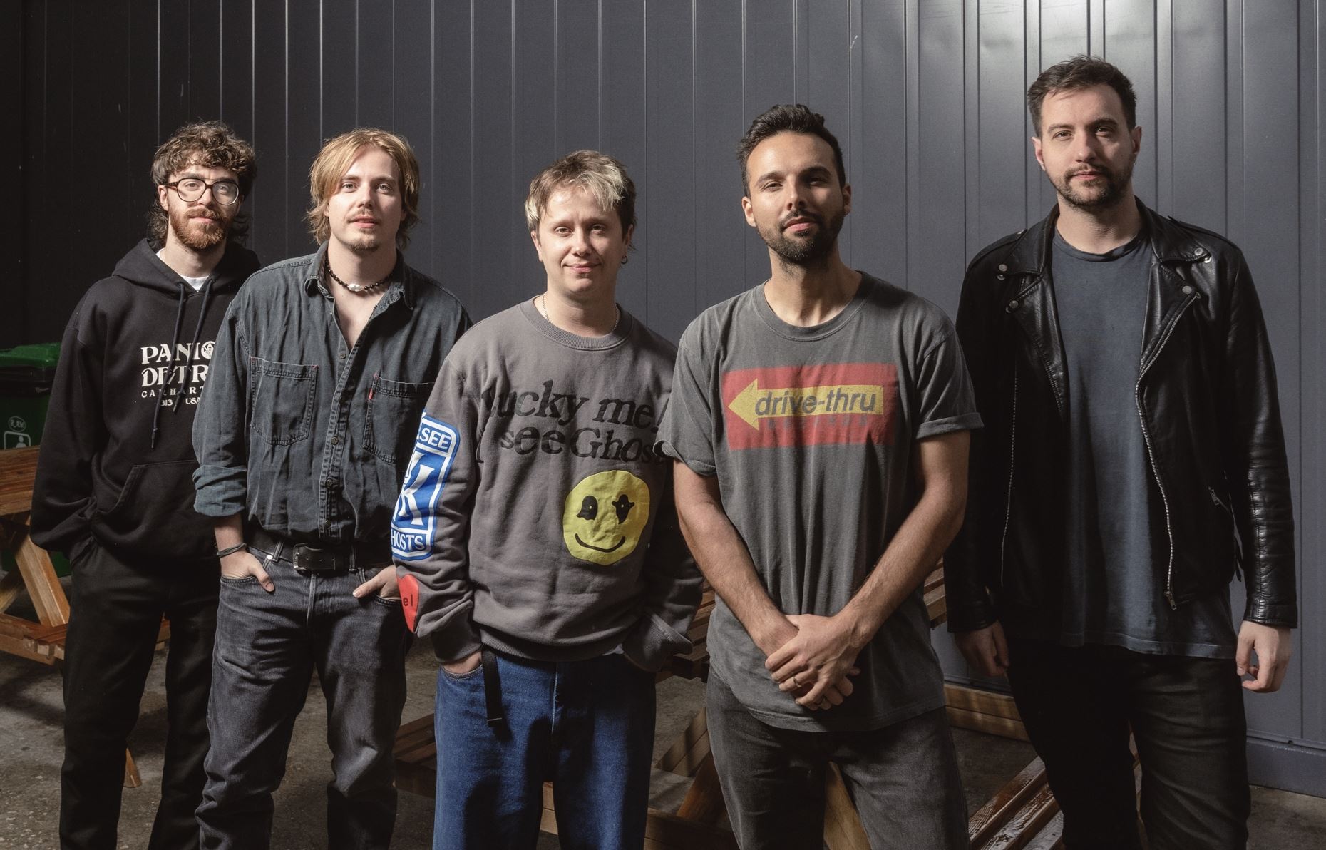 Όλα ή Nothing But Thieves