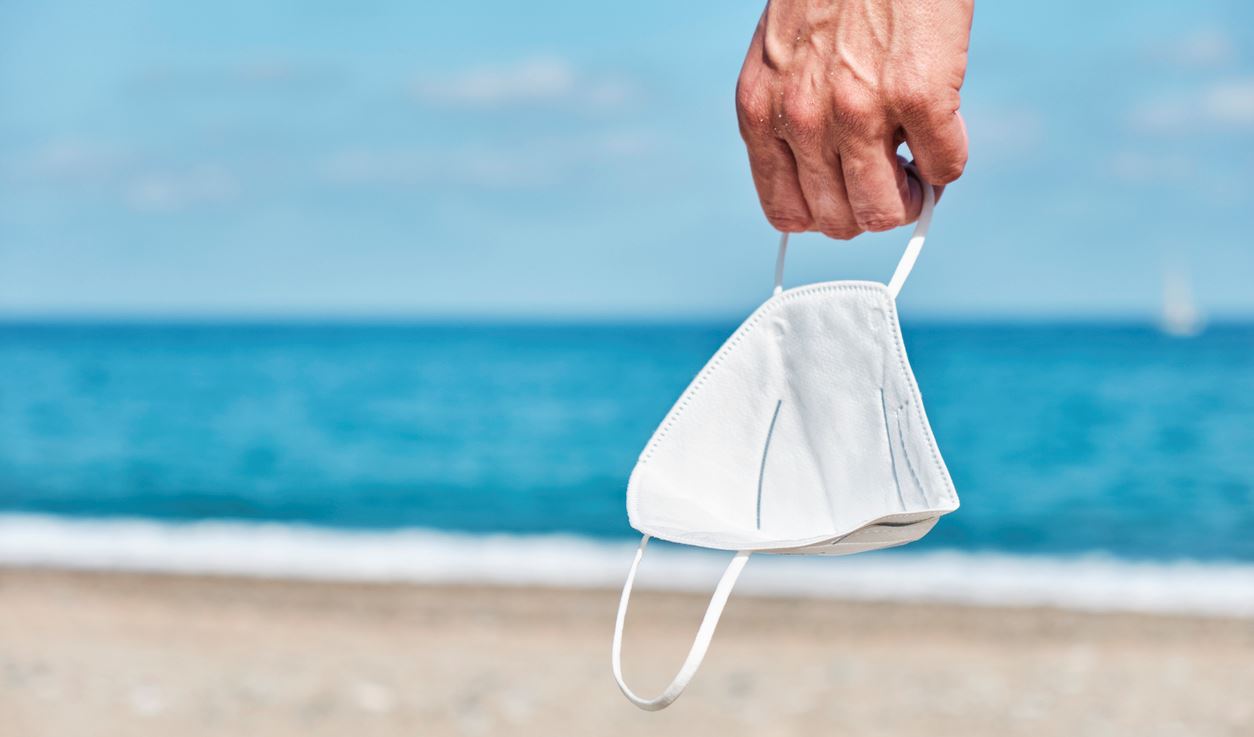 Η υποχρεωτική μάσκα έξω για όλους και τα νέα μέτρα που έρχονται