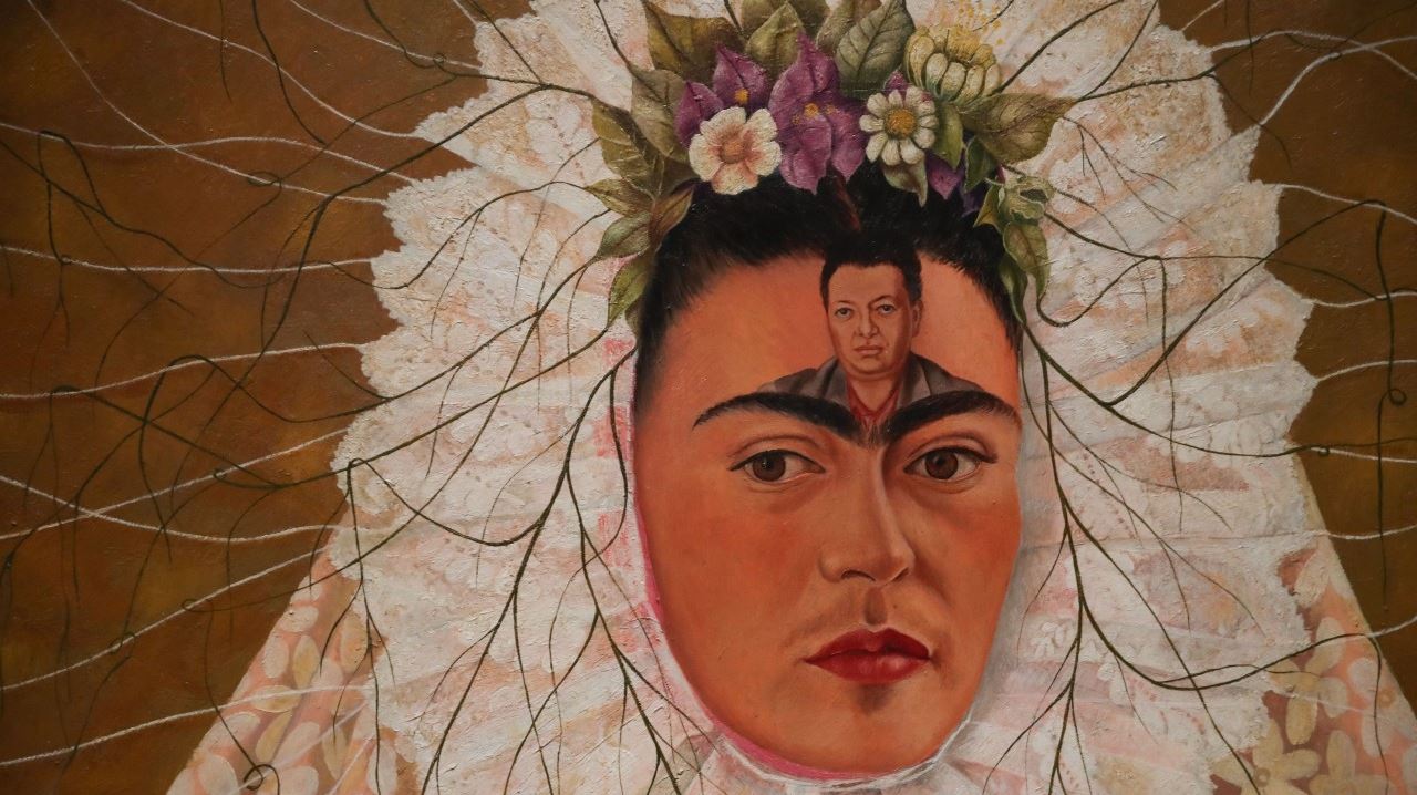 Γιατί ασχολούμαστε ακόμα με τη Frida Kahlo;