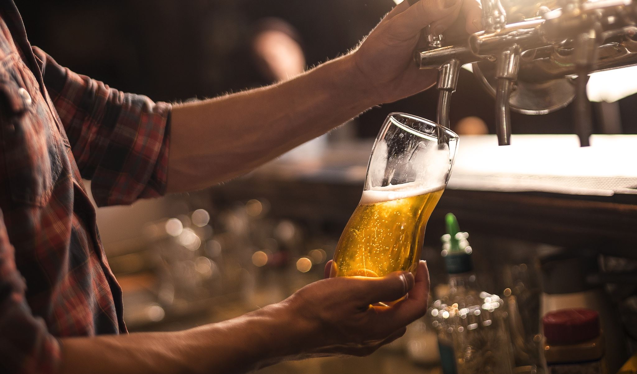 Μόλις ανακαλύψαμε τι προκαλεί μισή μπύρα στο μυαλό μας