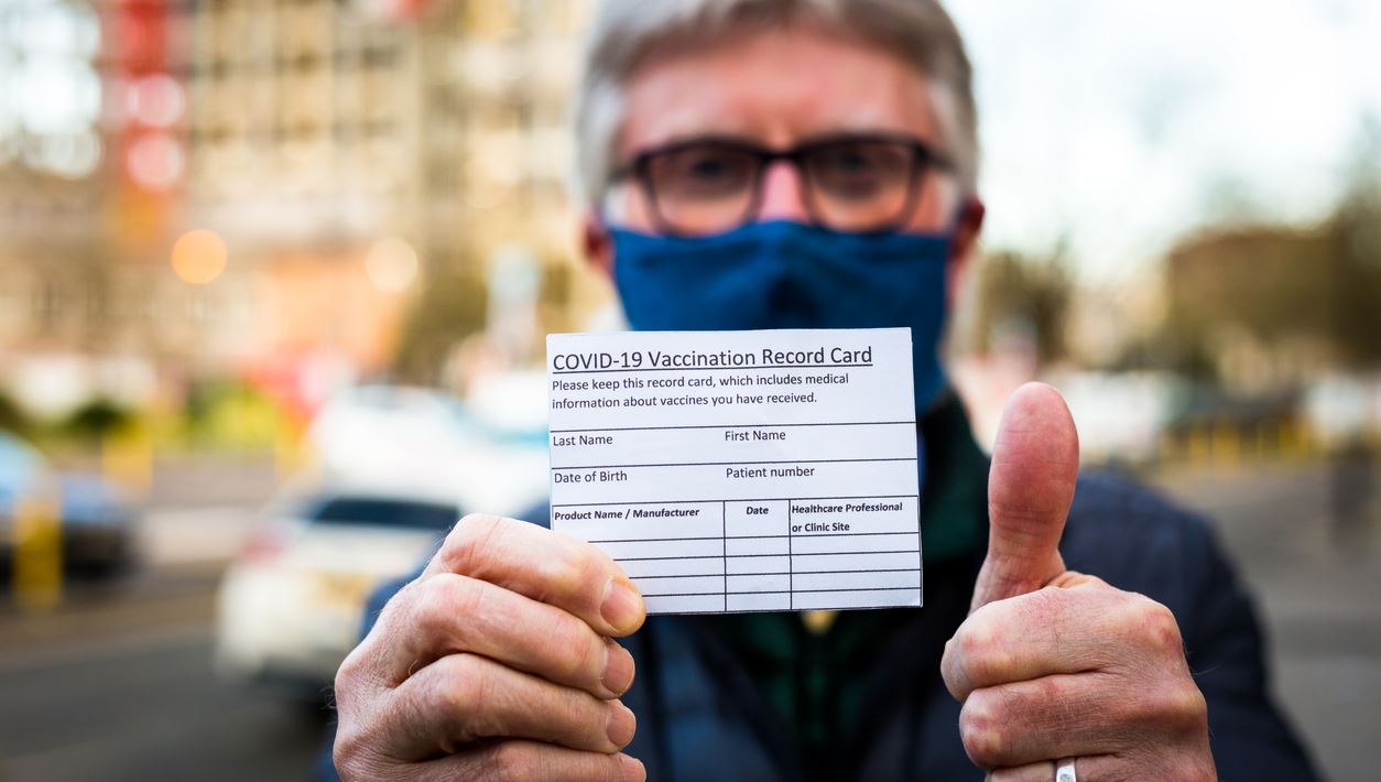 Τι ακριβώς είναι και πώς εκδίδεται η βεβαίωση εμβολιασμού