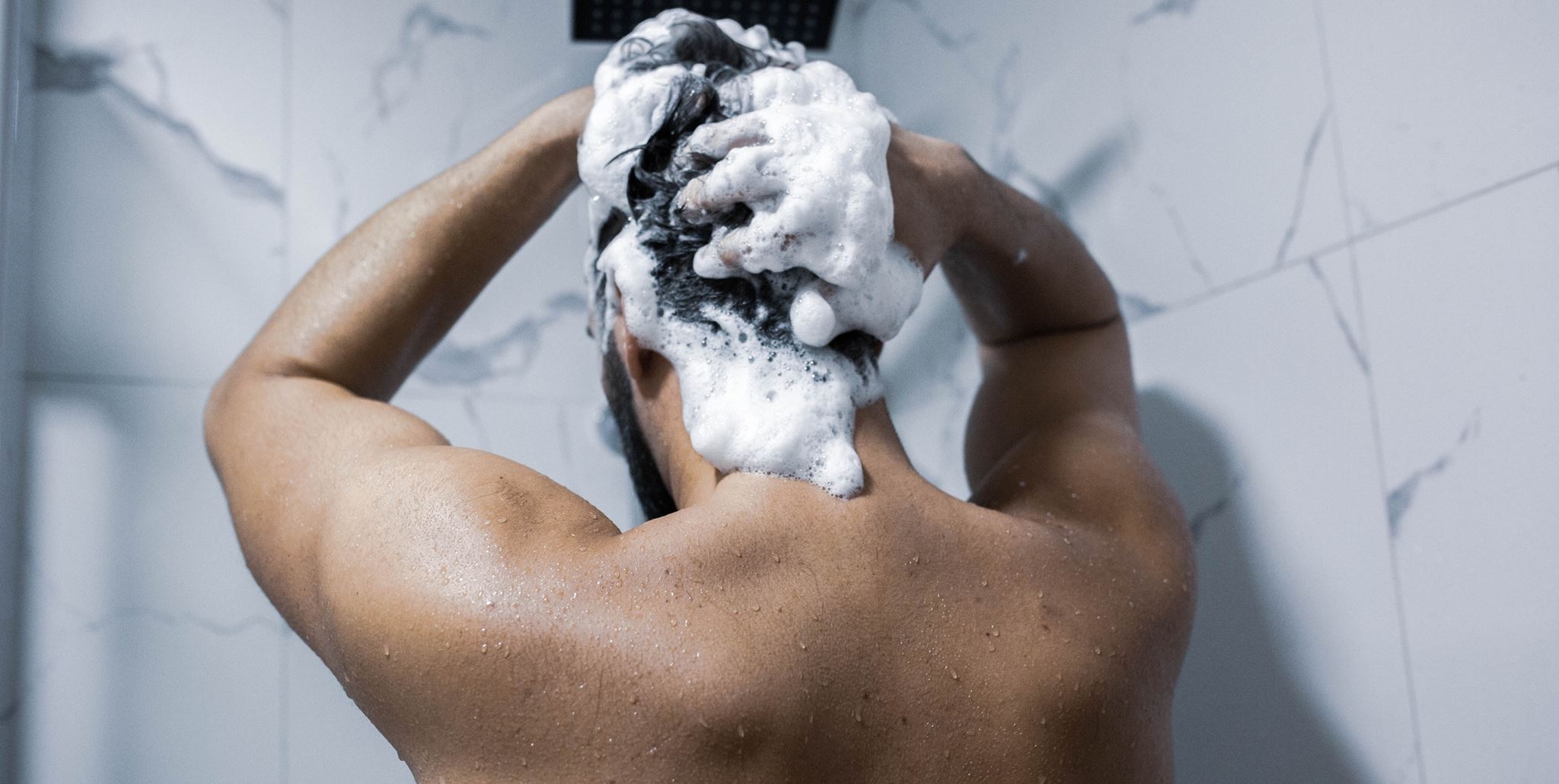 Τα λάθη που κάνεις όταν λούζεις τα μαλλιά σου