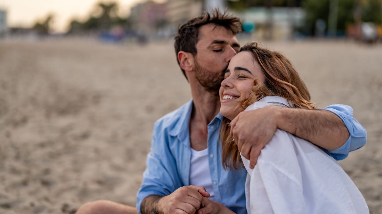 5 καθημερινές συνήθειες που κρατούν τη σχέση ζωντανή