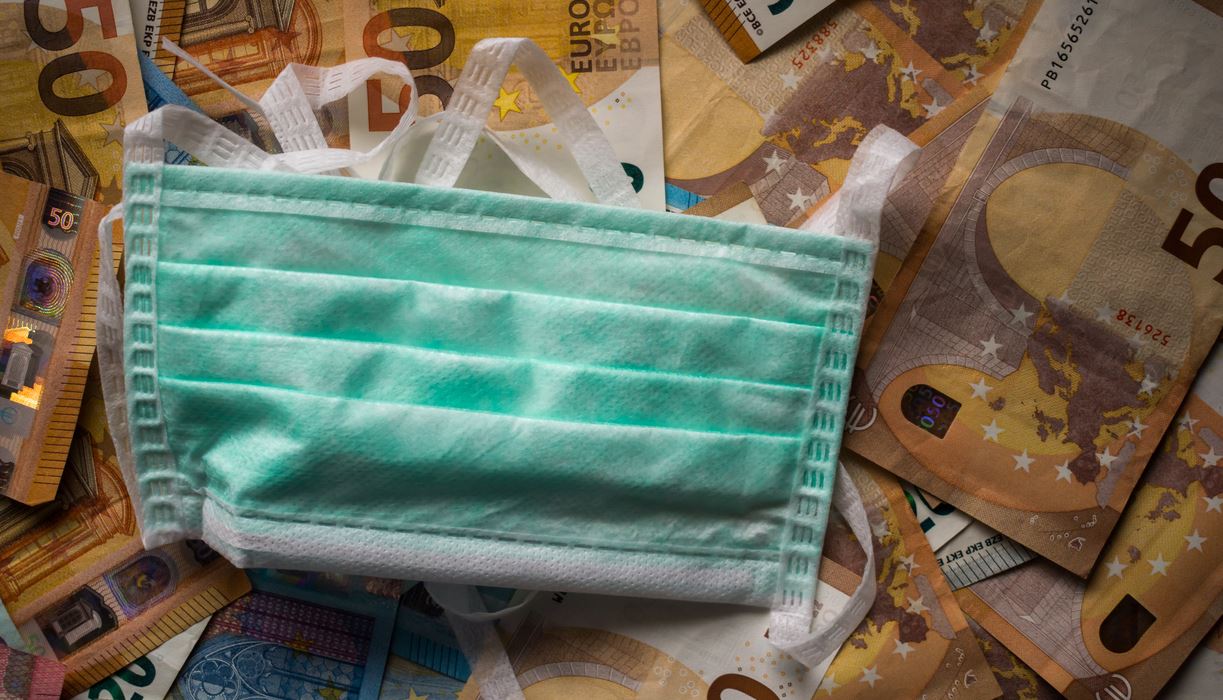 Πόσο κόστισε η πανδημία στην ελληνική οικονομία