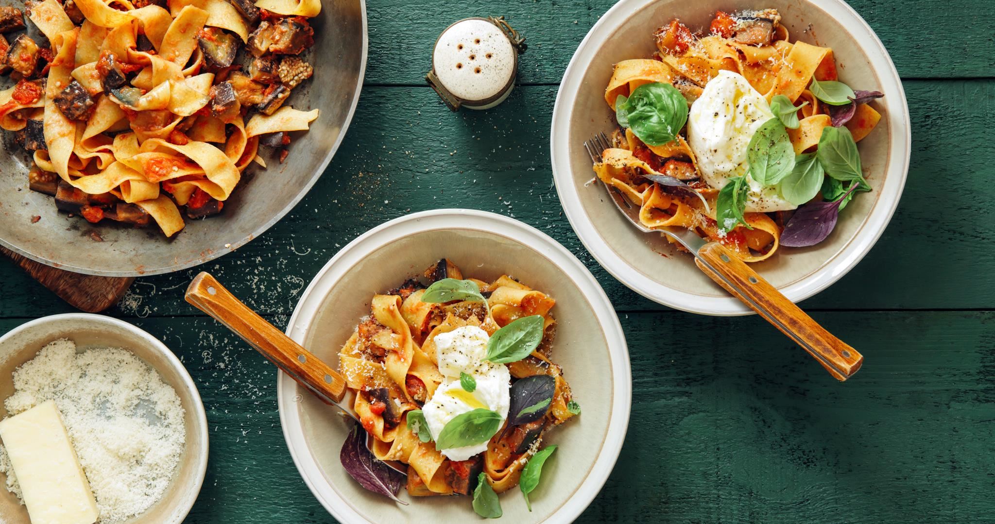 Pasta alla Norma, όπως θα την έτρωγες στη Σικελία