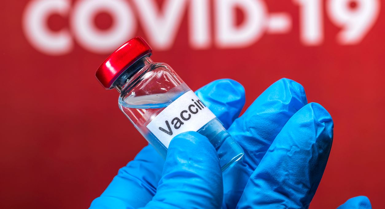 Ανησυχία στην Κομισιόν για τις καθυστερήσεις των δόσεων του εμβολίου για τον κορονοϊό