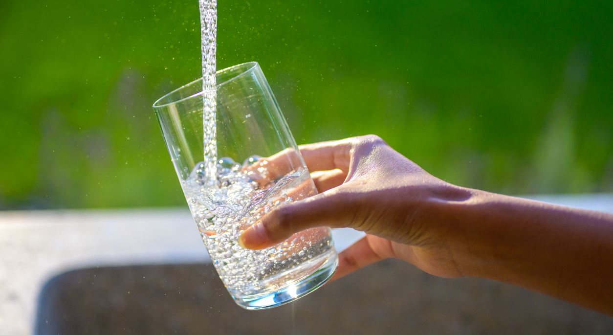 Πίνοντας περισσότερο νερό, με 10 απλούς τρόπους