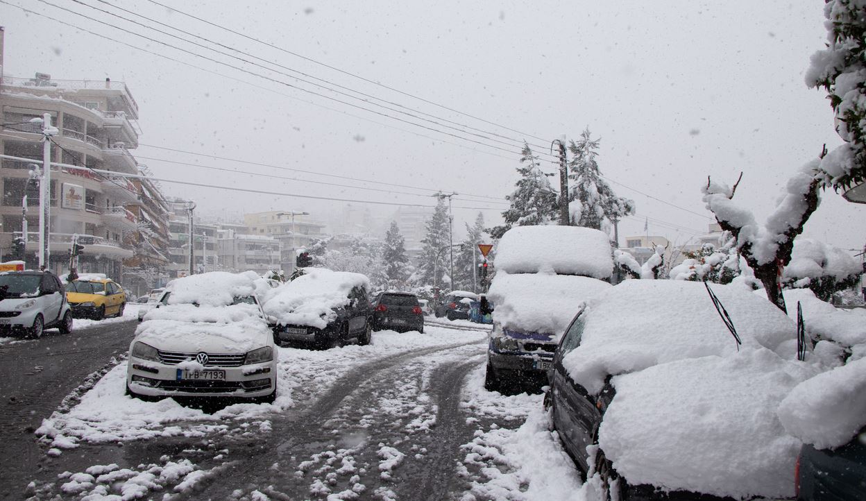 Η κακοκαιρία Ελπίδα φέρνει αργία σε ιδιωτικό και δημόσιο τομέα
