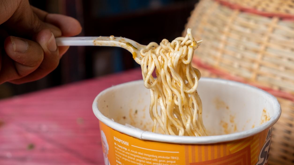 30 τρόφιμα που πρέπει να αποφύγεις οπωσδήποτε αν θες να είσαι υγιής