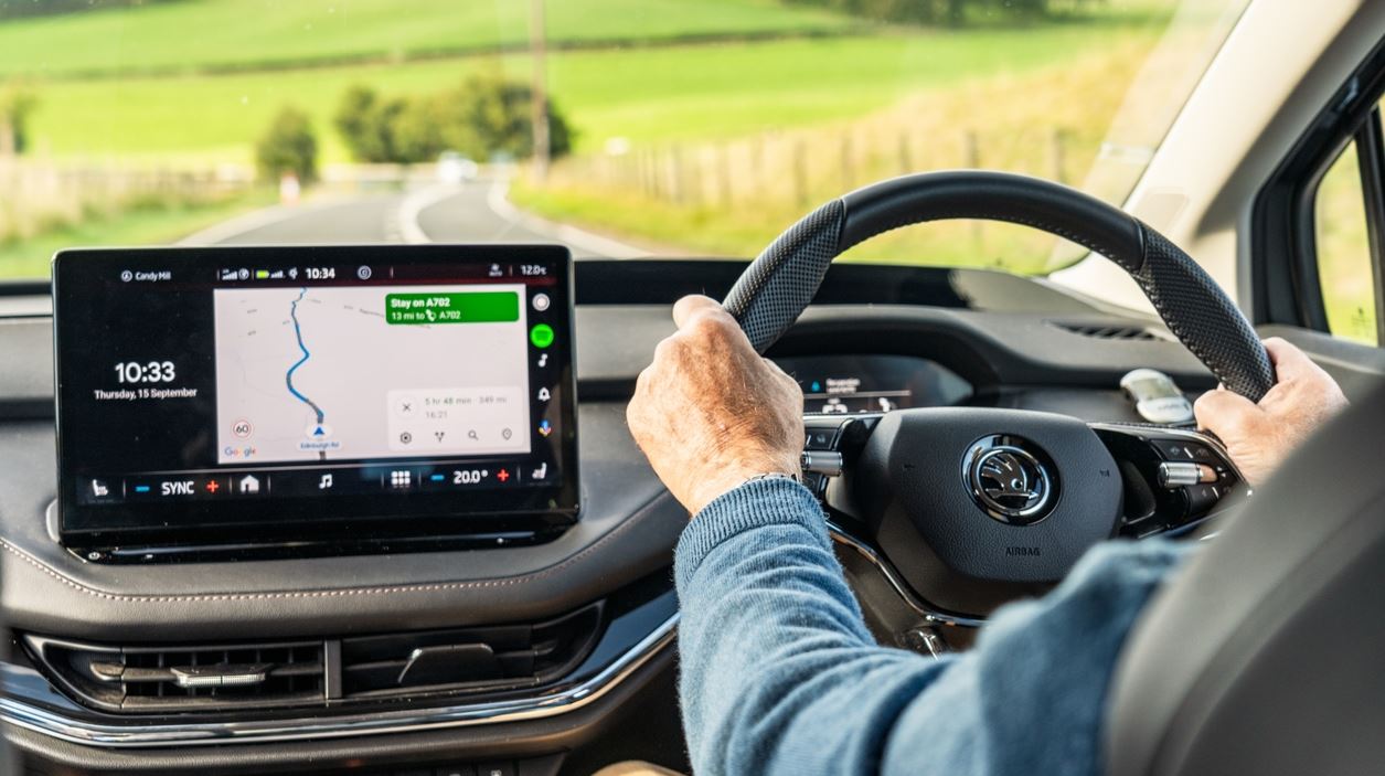 Αν οδηγείς ηλεκτρικό αυτοκίνητο, η Google είναι φίλη σου