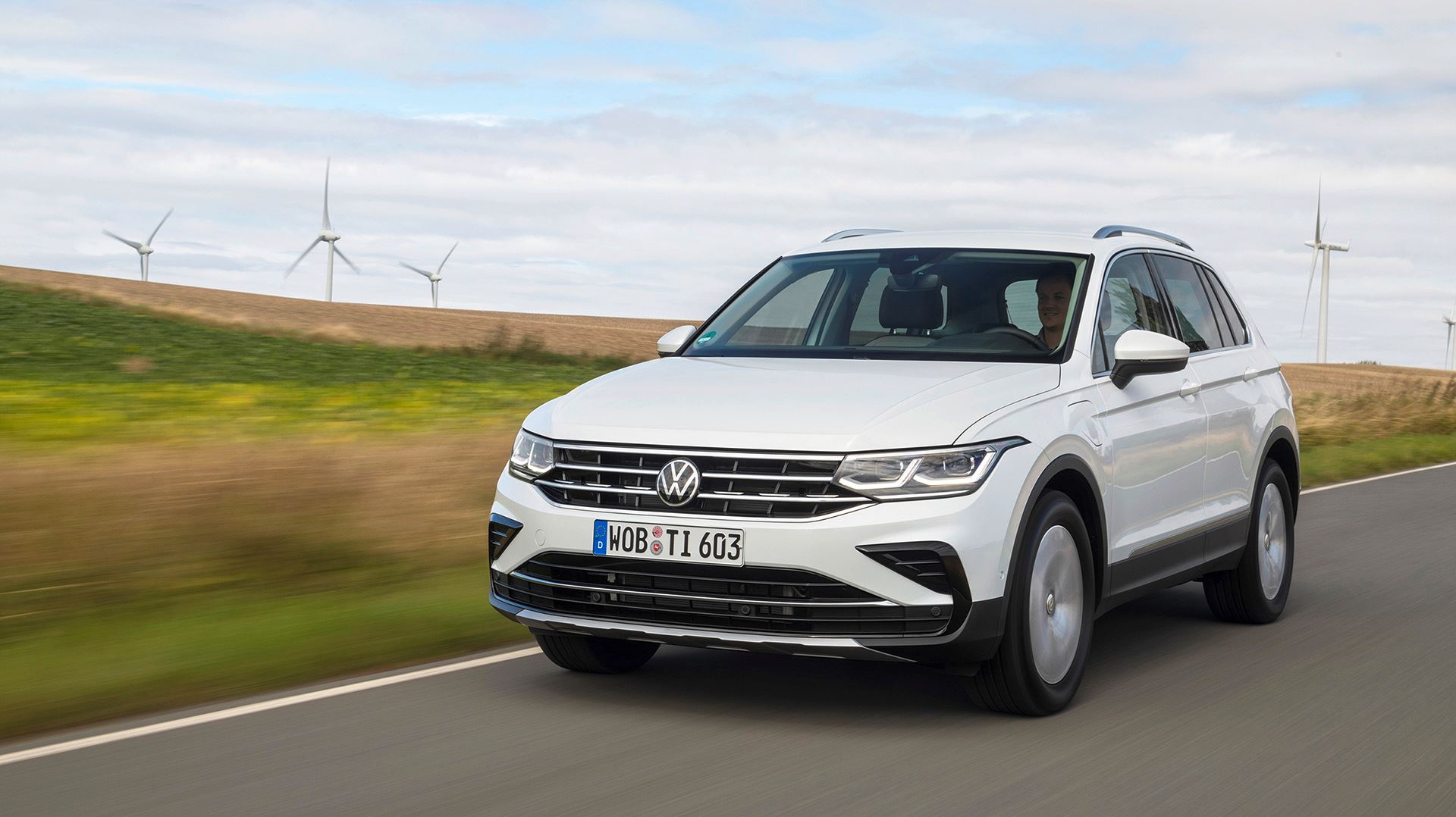 To νέο Volkswagen Tiguan επιβάλλει τους δικούς του κανόνες στον δρόμο