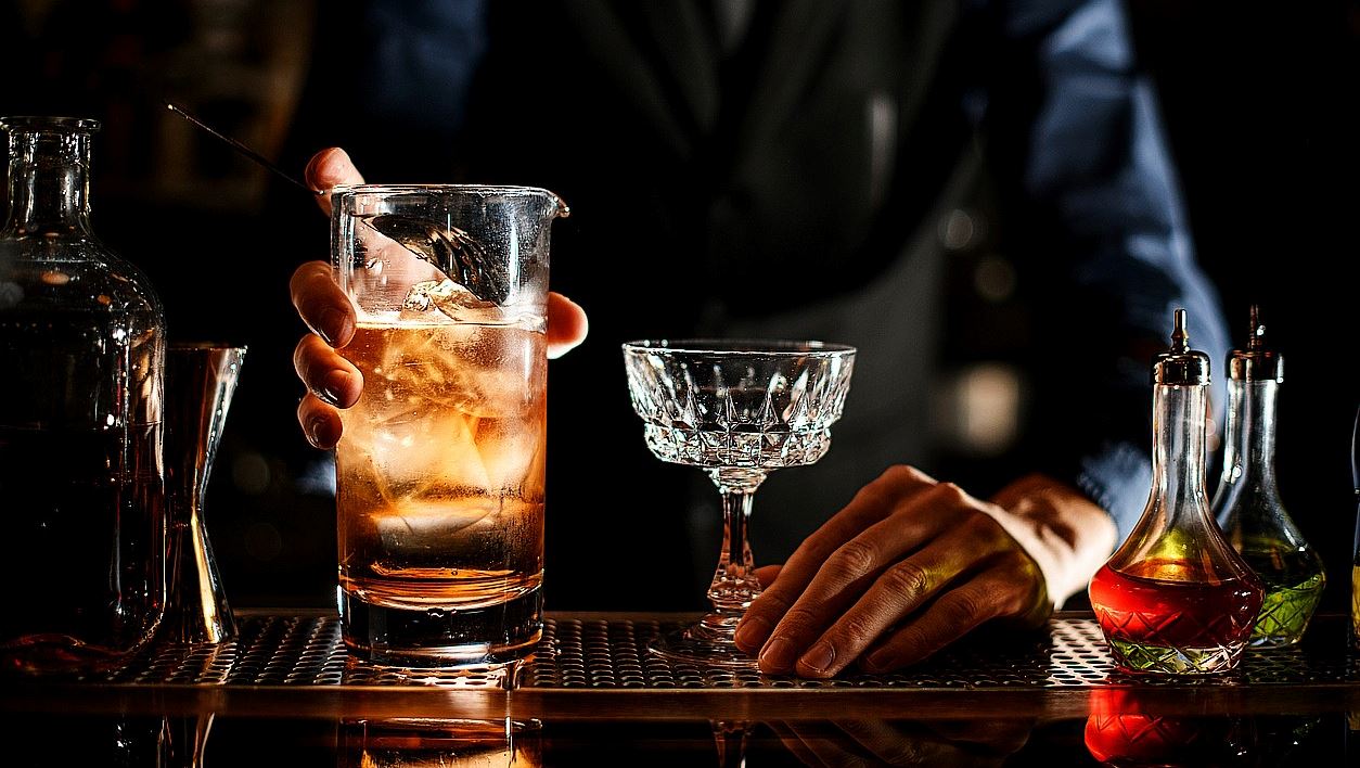 Το σκωτσέζικο ουίσκι σε 5 κλασικά cocktails