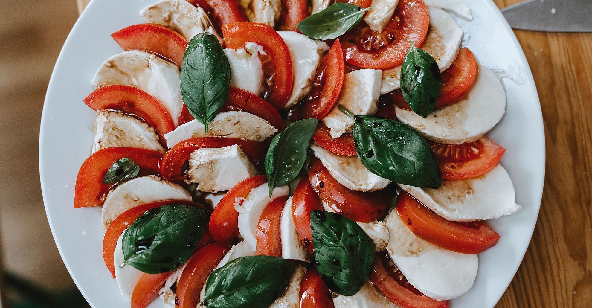 Η ιστορία, η συνταγή και τα μυστικά της τέλειας caprese