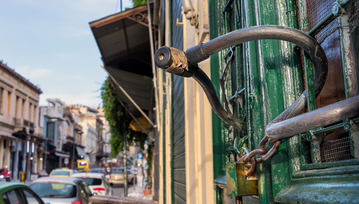 Πώς φτάσαμε στη νέα παράταση του lockdown και στα επιπλέον μέτρα