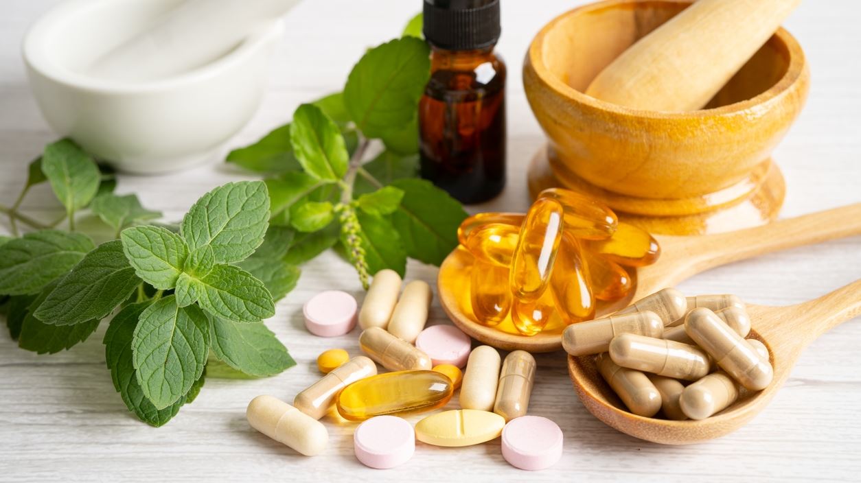 5 συμπληρώματα διατροφής που δεν πρέπει να συνδυάζεις με καφέ