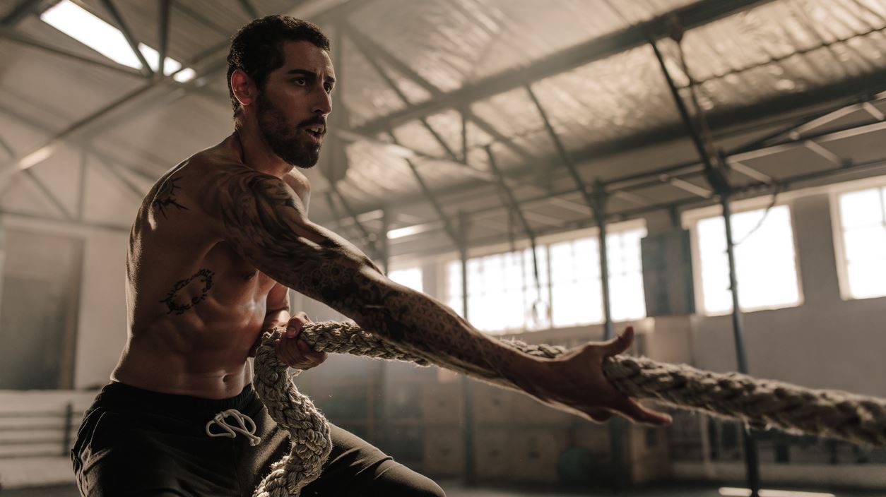 Οι δύο βασικοί κανόνες για να χτίσεις μύες στο γυμναστήριο σαν bodybuilder