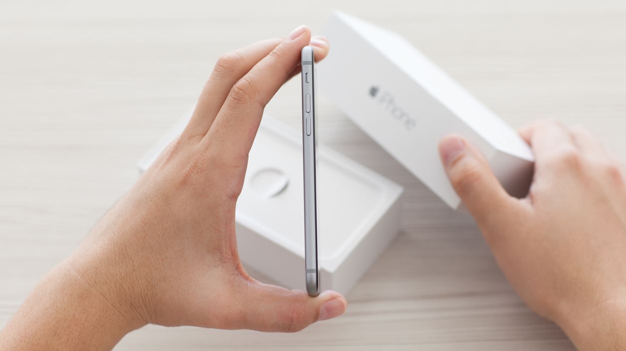 Λεπτότερο και ελαφρύτερο θα είναι το επόμενο iPhone