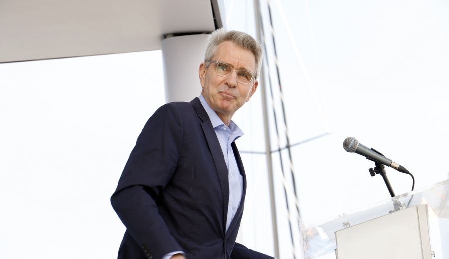 O Geoffrey Pyatt στηρίζει ακόμη την Ελλάδα