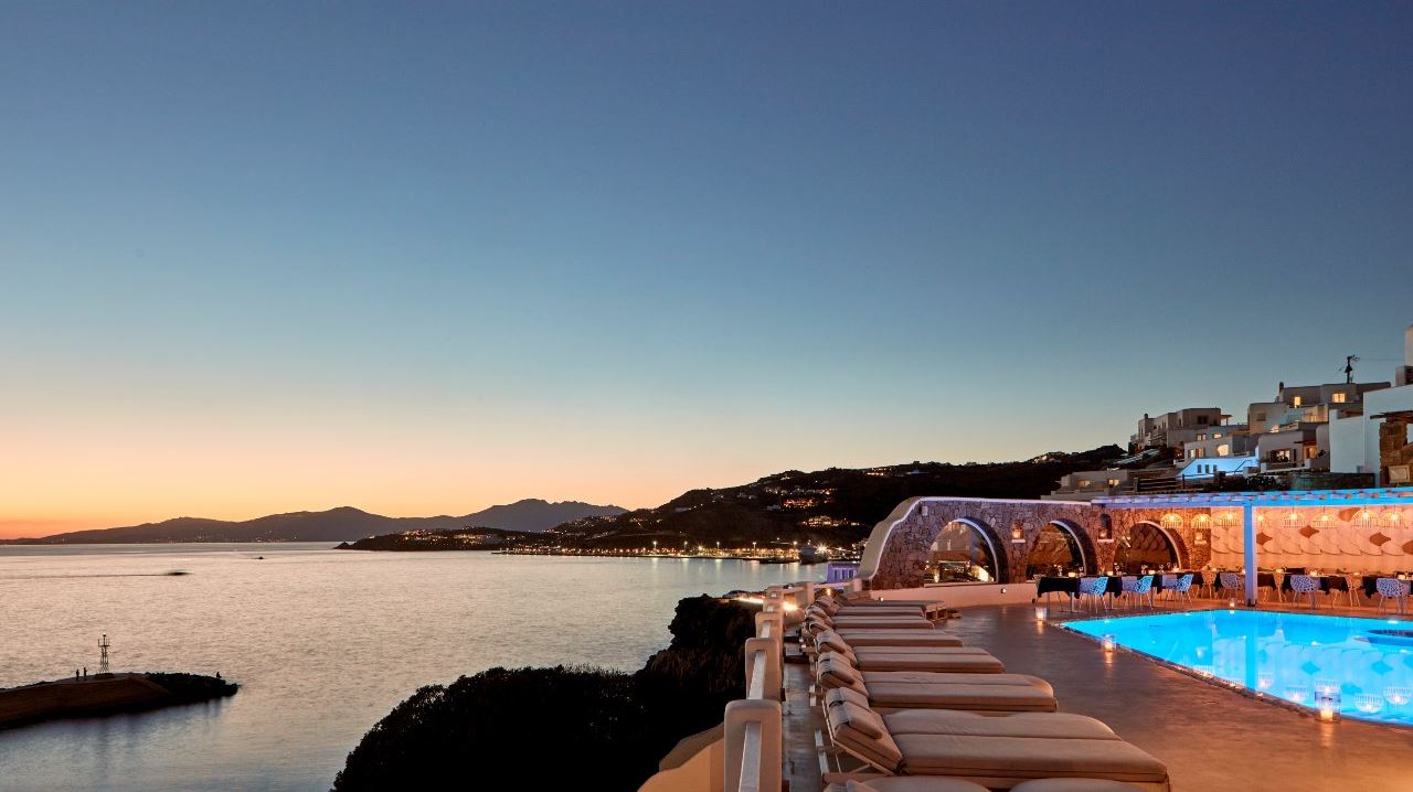 Kouros Hotel & Suites: Λάμπει σαν φάρος από την καρδιά της Μυκόνου