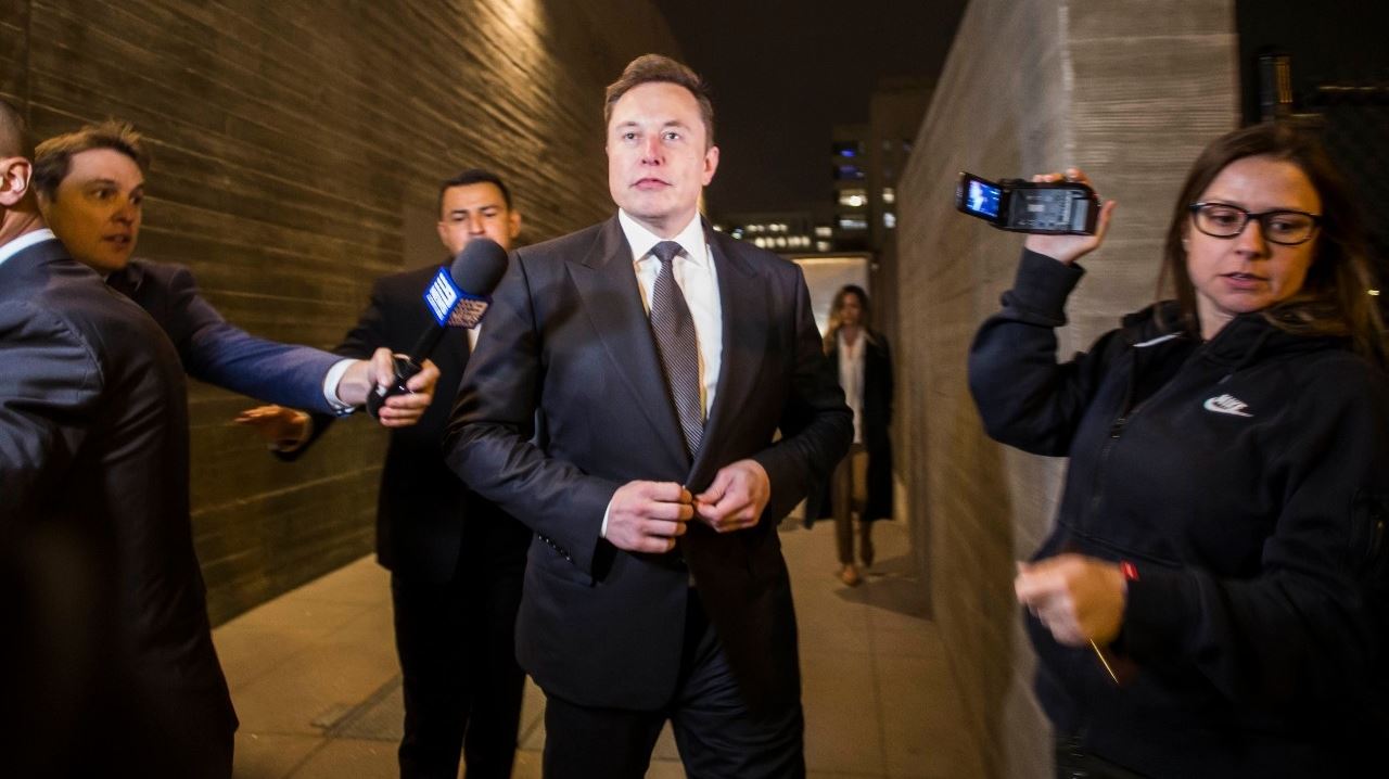 Ο Elon Musk μάλλον θέλει να απολύσει τους περισσότερους εργαζομένους στο Twitter. Μπορεί όμως;