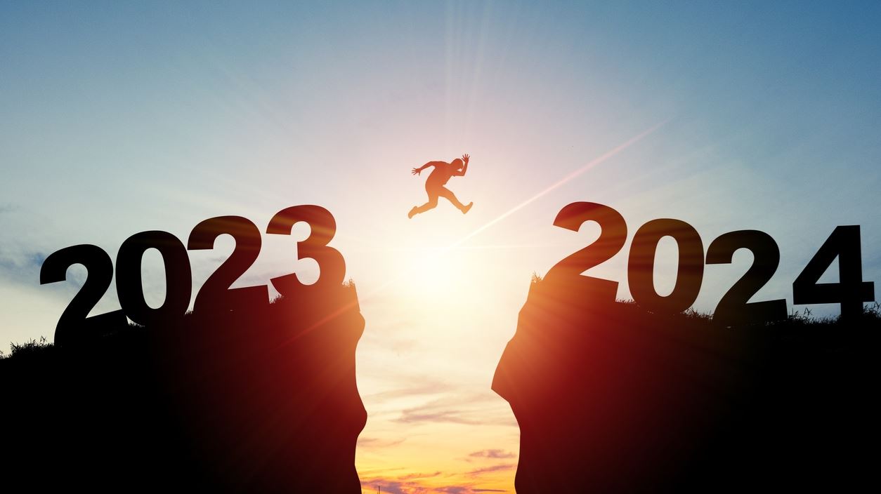 Ο πλανήτης αποχαιρετά ένα ταραχώδες 2023 και υποδέχεται ένα αβέβαιο 2024
