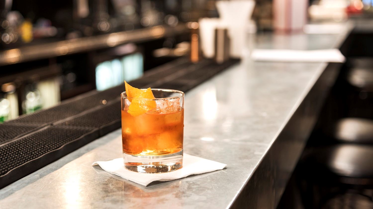 Πίνοντας ουίσκι σε 4 διαφορετικά σημεία της Γης