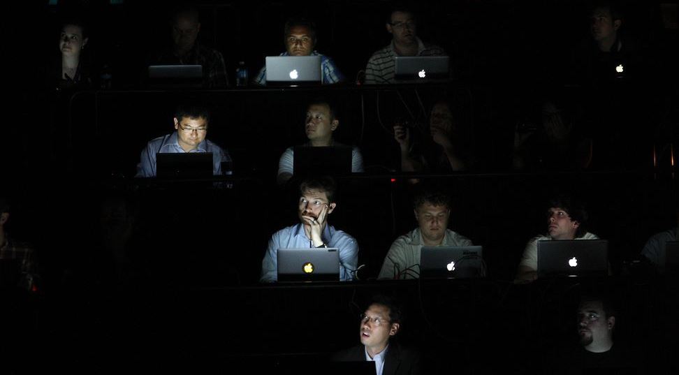 Οι αρνητικές επιπτώσεις του πορνό στον εργασιακό χώρο