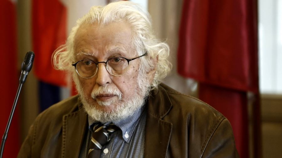 Πέθανε ο καθηγητής Γιώργος Γραμματικάκης