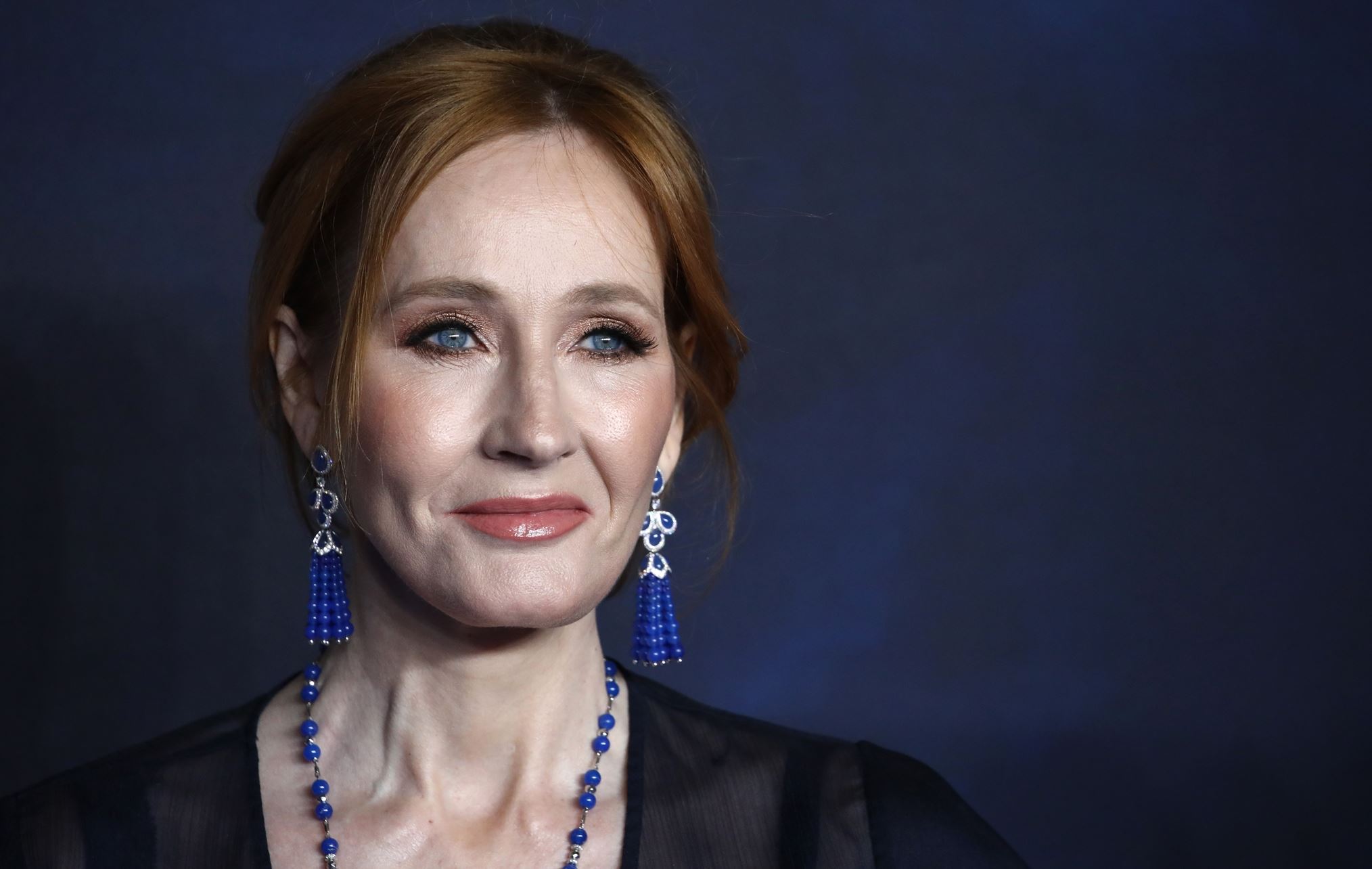Δύο χρόνια πήρε στην J.K. Rowling να απολογηθεί για τα τρανσφοβικά σχόλια της