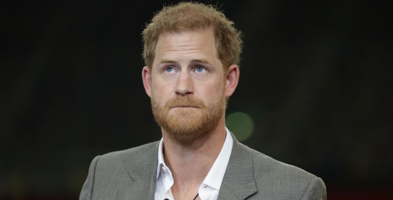 H ασέβεια του πρίγκιπα Harry προς τον βασιλιά Κάρολο