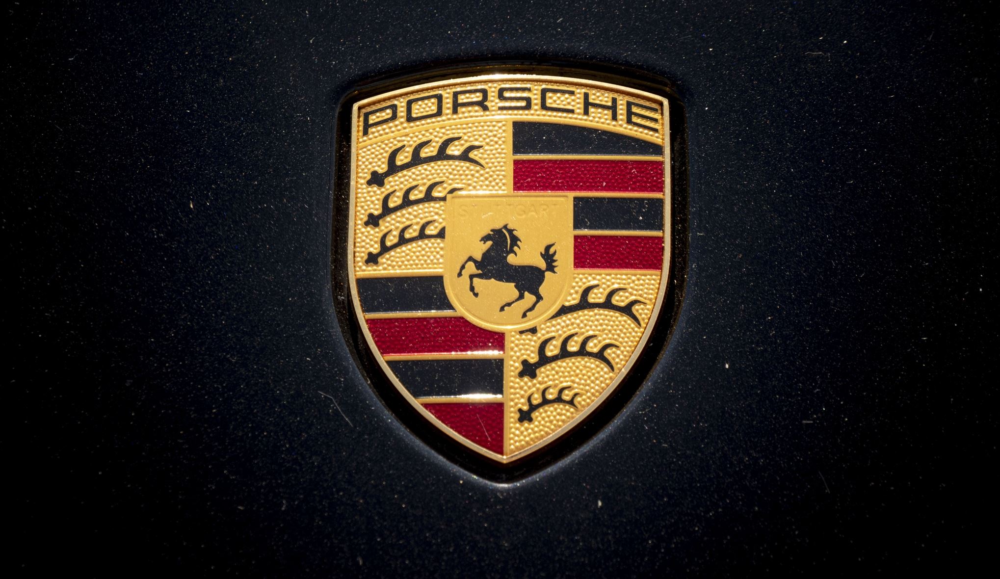 9 πράγματα που πρέπει να γνωρίζεις για το σήμα της Porsche