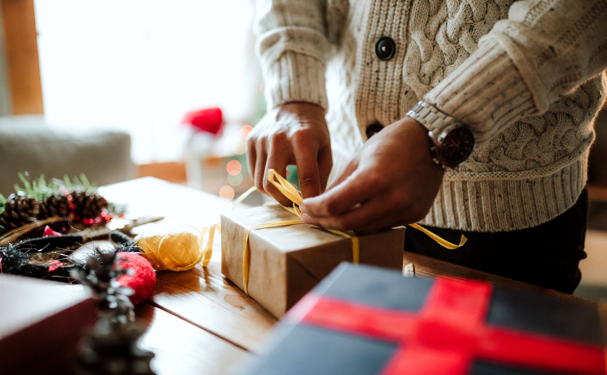 10 ιδέες δώρων για να γλιτώσεις το εορταστικό διπλωματικό επεισόδιο με την πεθερά σου