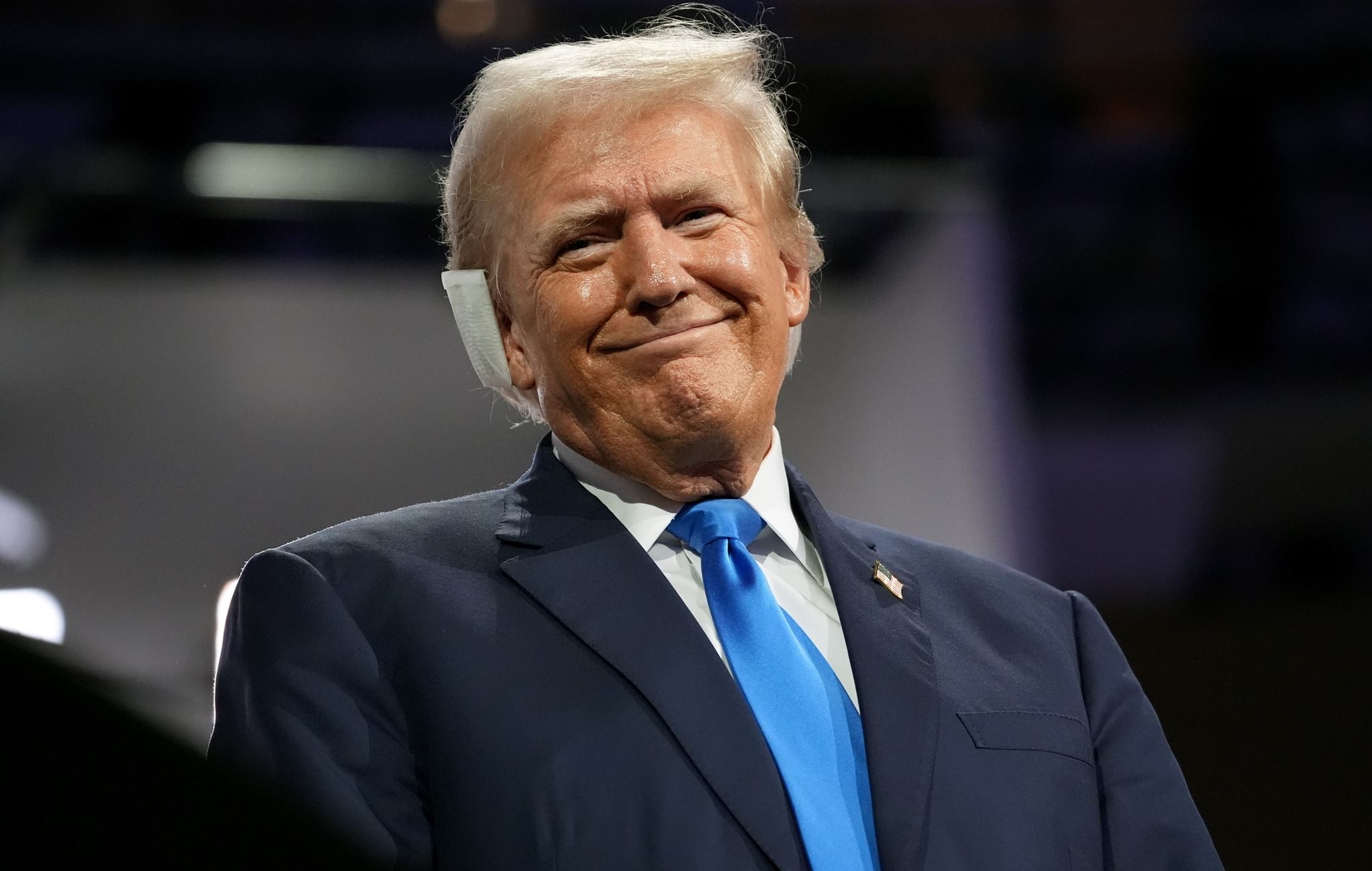 O Trump υποσχέθηκε στον Zelenskyy ότι θα τερματίσει τον πόλεμο στην Ουκρανία αν εκλεγεί