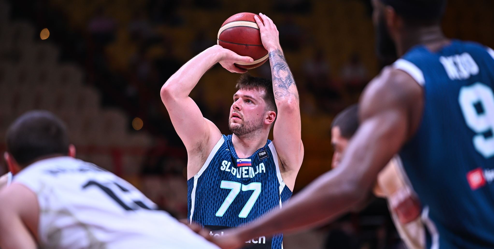 Luka Dončić και Γιάννης Μπουρούσης συναντήθηκαν στη Μύκονο και ιδού τα αποτελέσματα