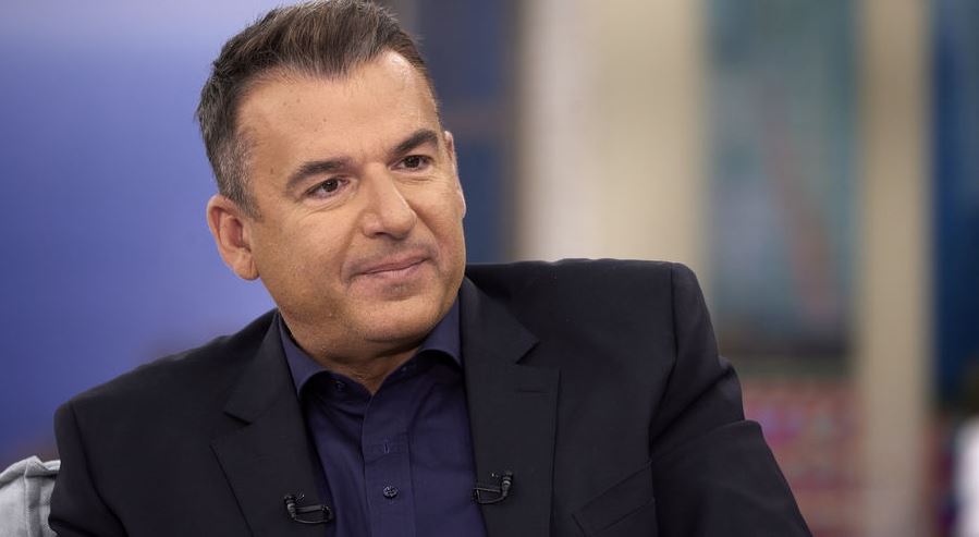 Σε άλλα νέα, ο Γιώργος Λιάγκας έχει τον δικό του stalker