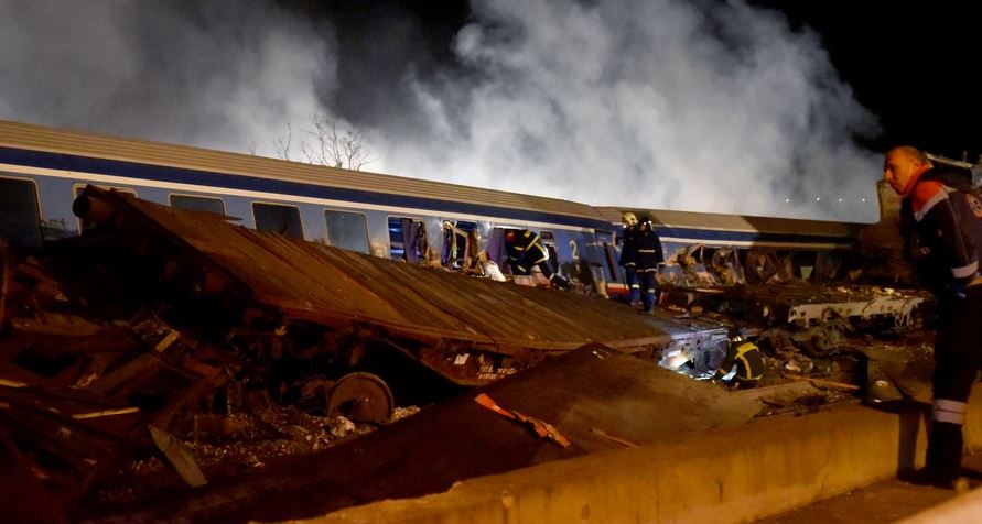 Ένα βίντεο για γερά νεύρα από τη σύγκρουση τρένων στα Τέμπη