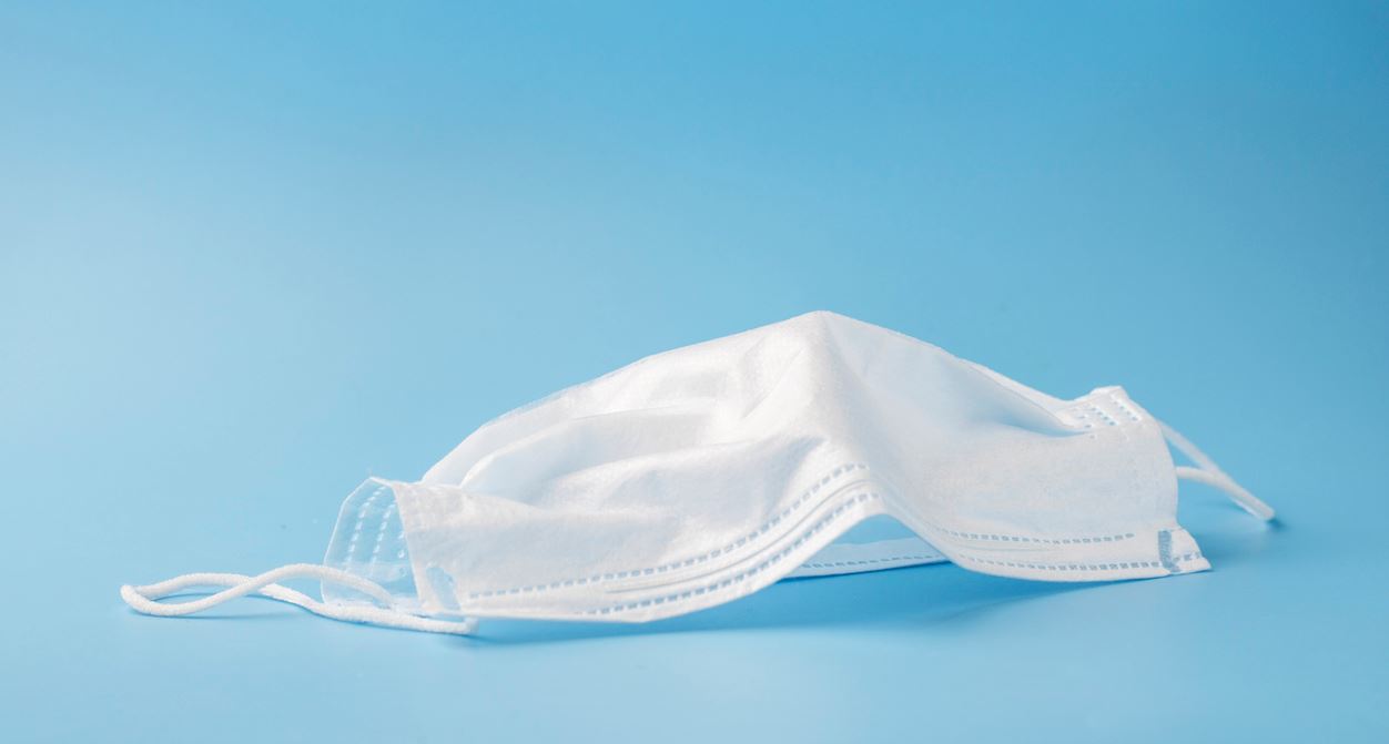 Η αμφιλεγόμενη χρήση της μάσκας