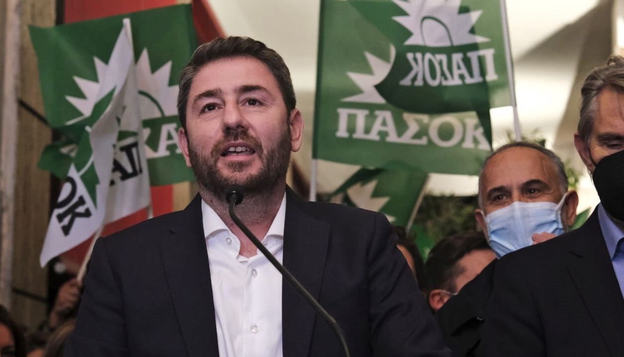 Τι σημαίνει η νίκη Ανδρουλάκη στις εκλογές του ΠΑΣΟΚ