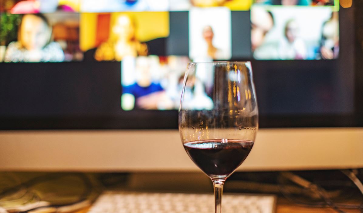 Η πανδημία αύξησε την κατανάλωση αλκοόλ