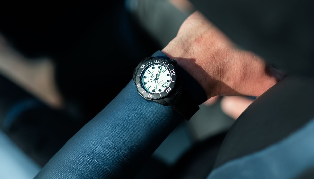 Η αναβίωση του εμβληματικού Night Diver της TAG Heuer