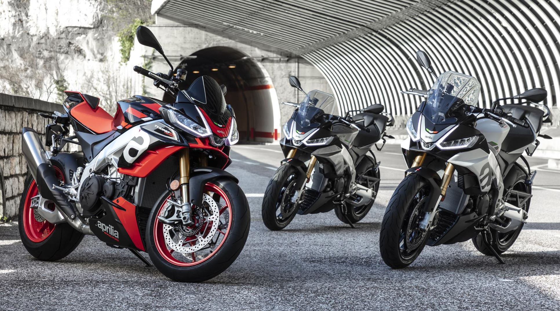 Η αναβαθμισμένη Hypernaked Aprilia Tuono V4