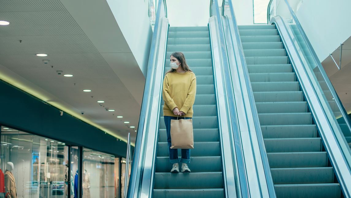 Γιατί οι λοιμωξιολόγοι λένε όχι στο άνοιγμα των Malls