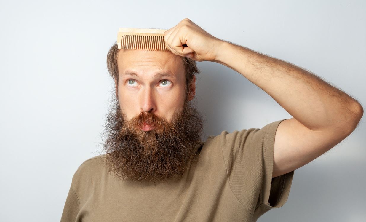 Αν χάνεις τα μαλλιά σου, ίσως πρέπει να δοκιμάσεις μεταμόσχευση IQ FUE